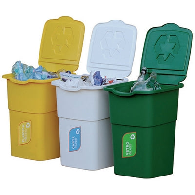 ENSEMBLE DE 3 POUBELLES DE COLLECTE DE DÉCHETS.